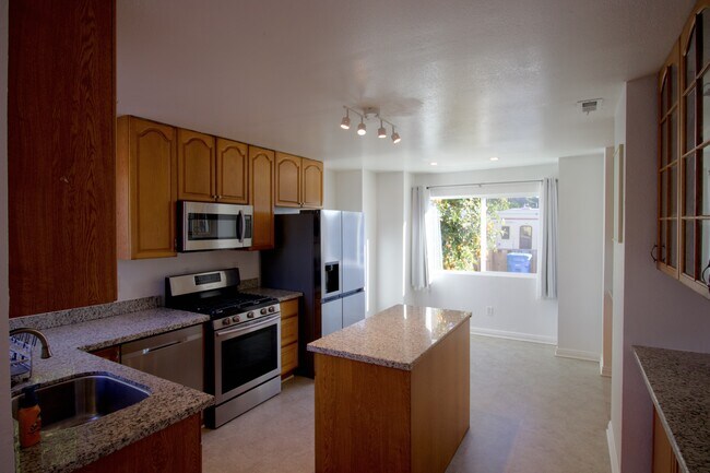 Foto del edificio - 1755 Tulane Ave