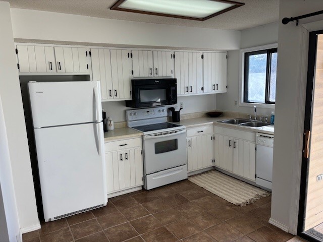 Kitchen - 1901 Beck Dr