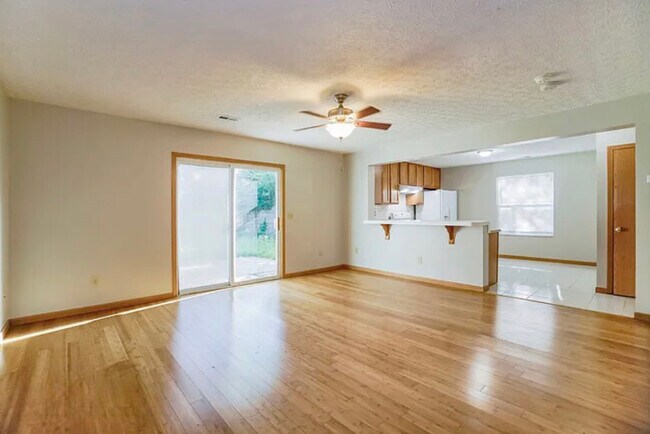 Foto del edificio - 2680 Northwold Rd