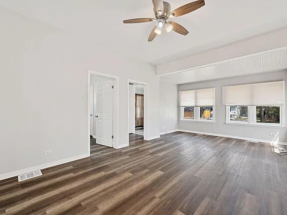 Foto del edificio - 13916 Lincoln Ave