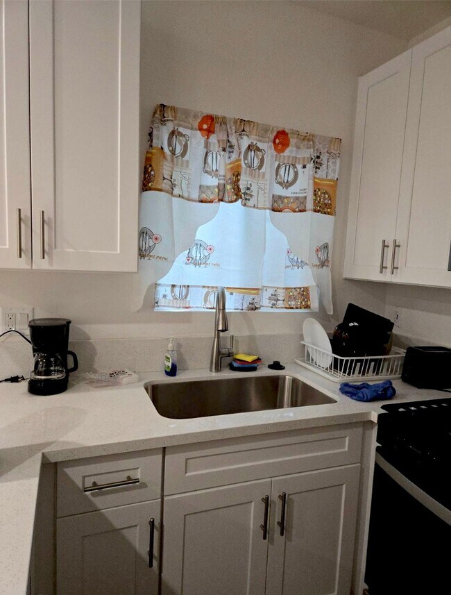 Foto del edificio - 1345 E 56th St