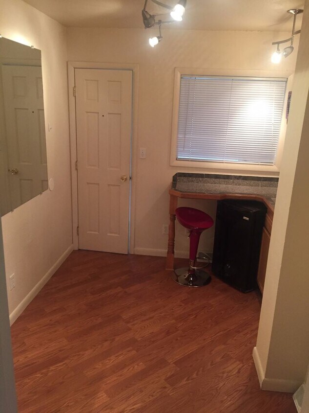 Primary Photo - Rahe Rentals, LLC (760/762)