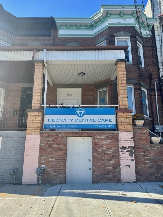 Building Photo - 3367 John F. Kennedy Blvd