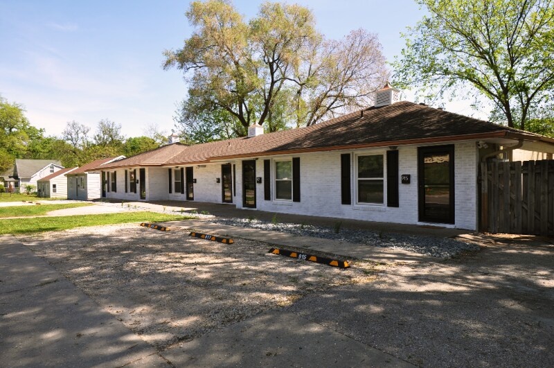 Primary Photo - 925-925 28th St