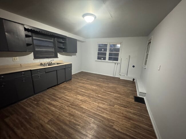 Building Photo - 102 Kentucky Ave