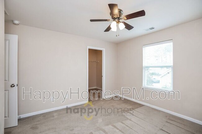 Foto del edificio - 350 Spectrum Rd