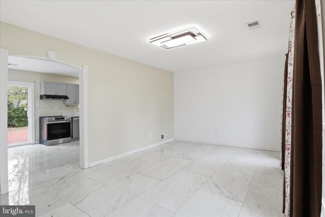 Foto del edificio - 3454 Tamarack Ct