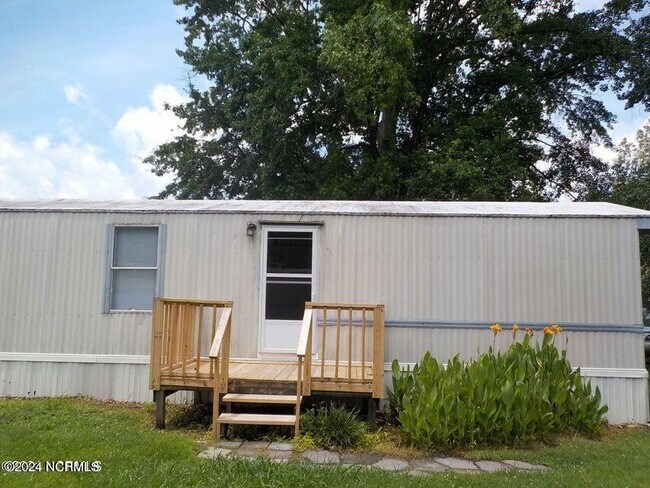 Building Photo - 204 Beech St