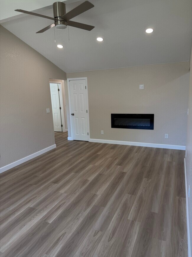 Foto del edificio - 4145 E Orangeburg Ave