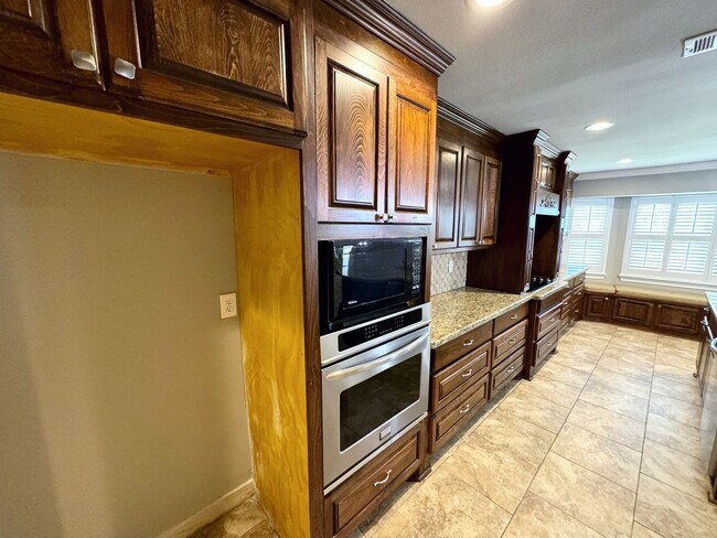 Foto del edificio - 170 N Timberlane St