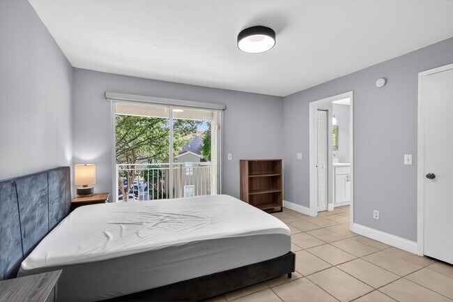 Foto del edificio - 1740 Palm Cove Blvd