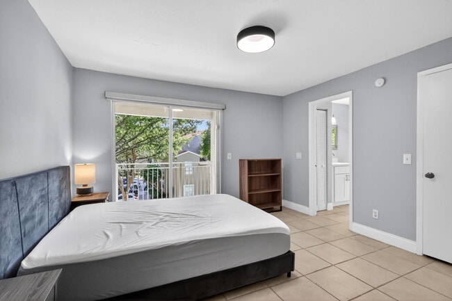 Building Photo - 1740 Palm Cove Blvd