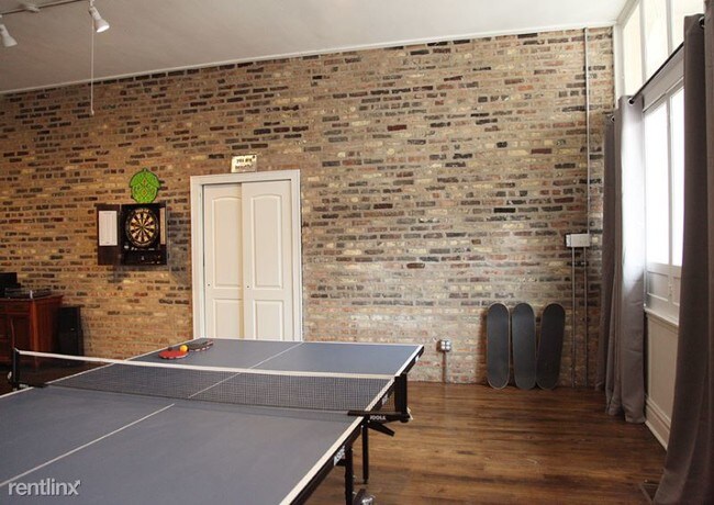 Building Photo - 2 br, 1 bath House - 2800 w Cermak