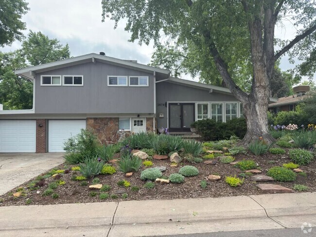 Building Photo - 2874 S Willow Ct