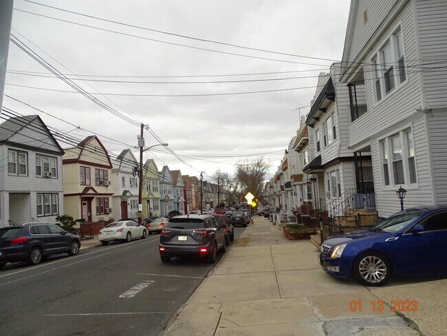 Building Photo - 332 Fulton Ave