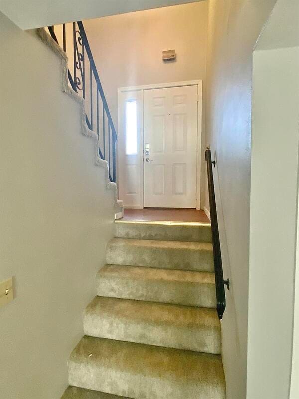Building Photo - 609 White Oak Dr