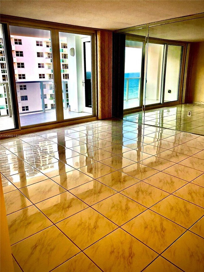 Foto del edificio - 2751 S Ocean Dr