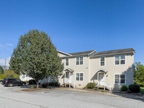 Building Photo - 406 Villas Ct