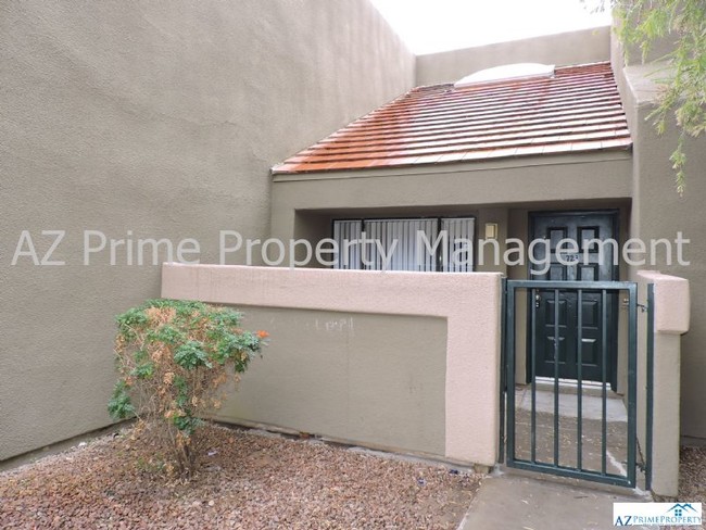 Building Photo - 1432 W Emerald Ave