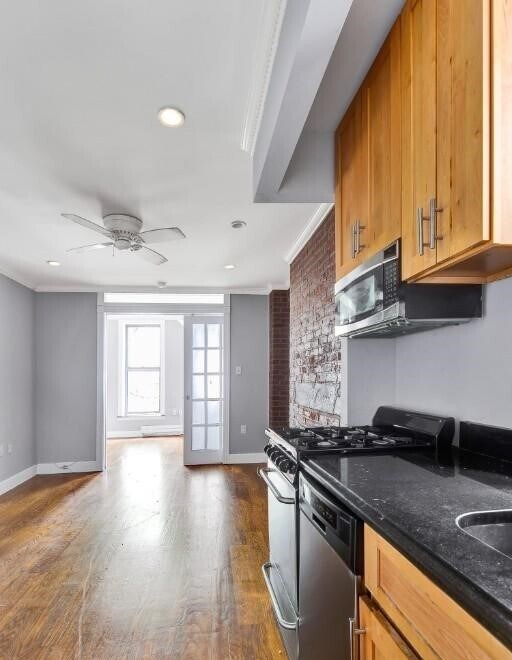 Building Photo - 44 Avenue B