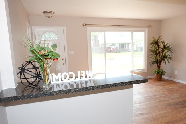 Building Photo - 331 Radcliff St