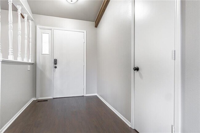 Foto del edificio - 601 N Valley W Dr