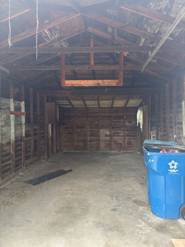 Foto del edificio - Section 8 welcome, 4bd 2 bath