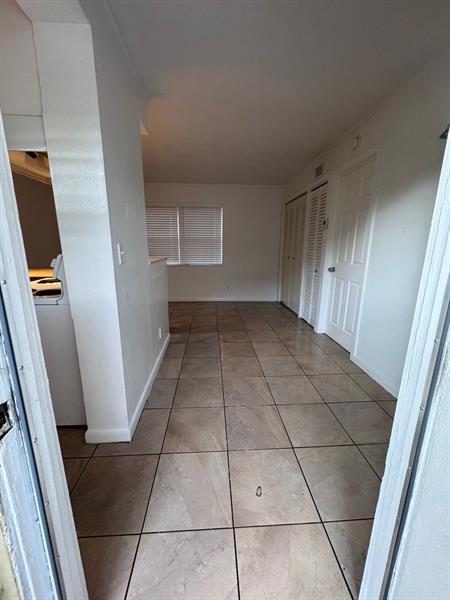 Building Photo - 1500 SW 5th Pl