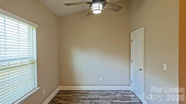 Foto del edificio - 108 Bunker Hill Ln