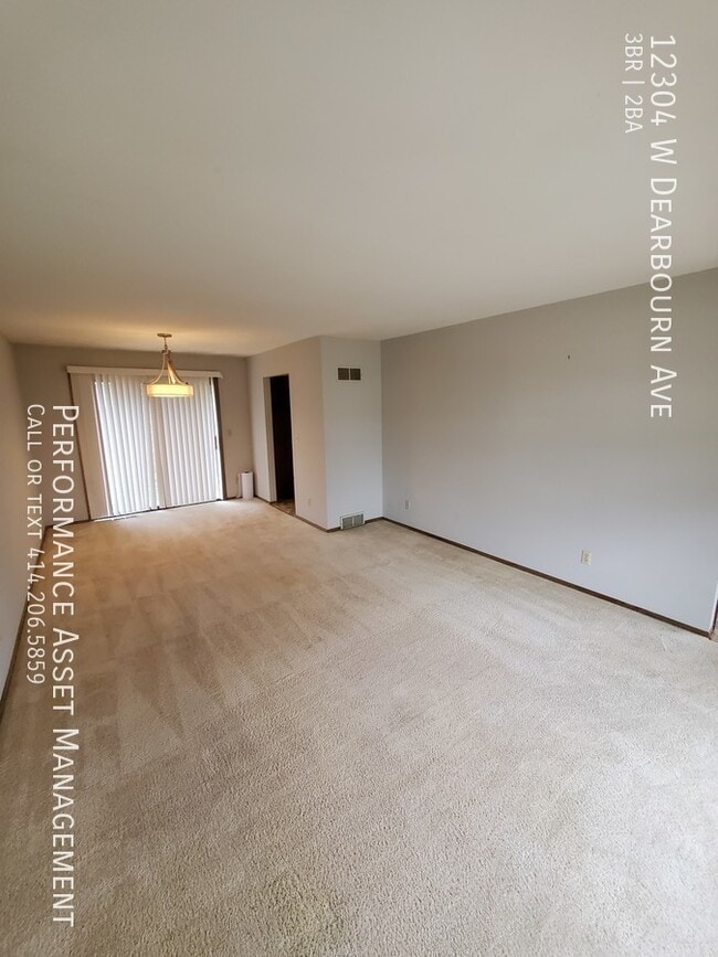 Beautiful 3BED/2BATH Wauwatosa Home House Rental in Wauwatosa, WI