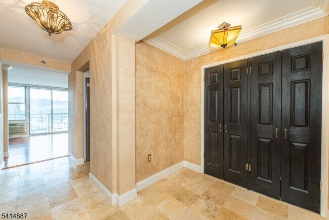 Foto del edificio - 300 Main St