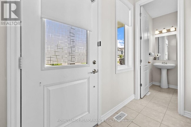 Building Photo - 221 Argonaut Cir