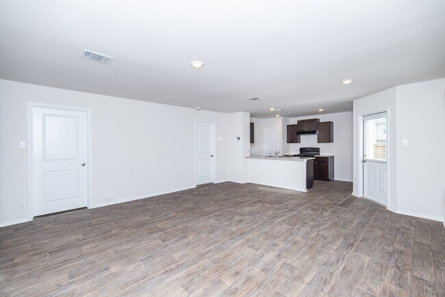 Building Photo - 6528 Dynamic Sound