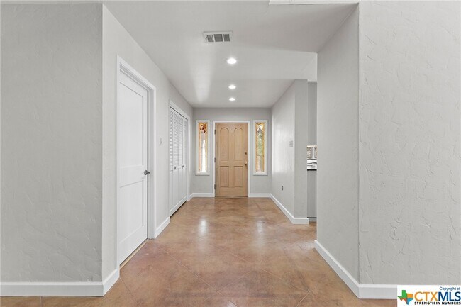 Foto del edificio - 2601 River Rd