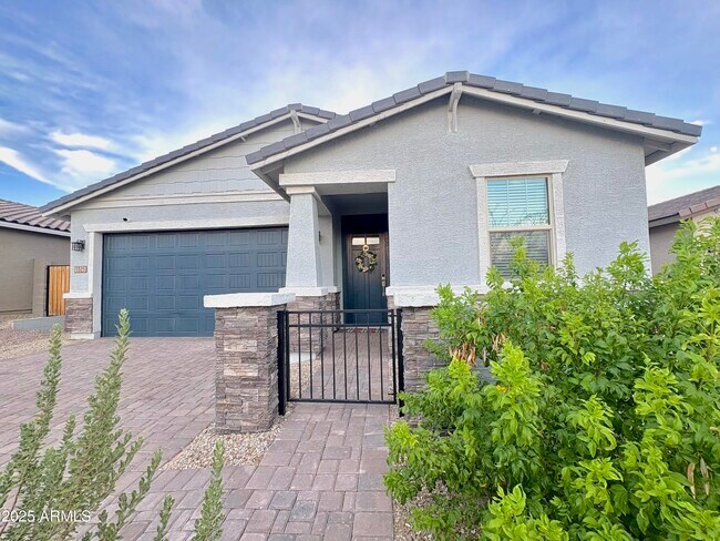 Foto del edificio - 1325 S 223rd Dr