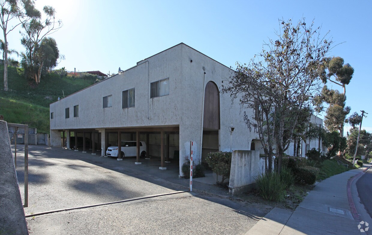 Foto del edificio - 3306 Plaza Blvd