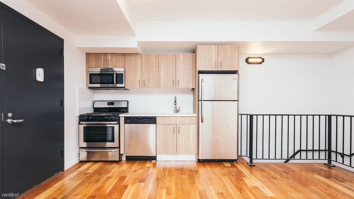 Primary Photo - 616 Bushwick Ave