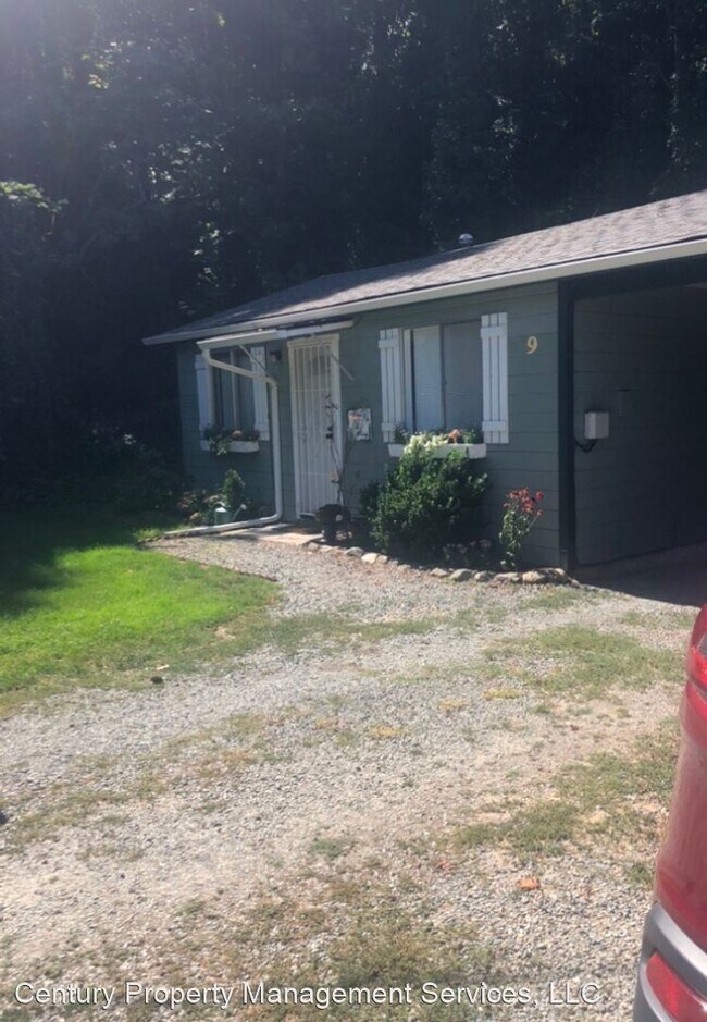 3251 Rogue River Hwy, Grants Pass, OR 97527 Apartment for Rent in