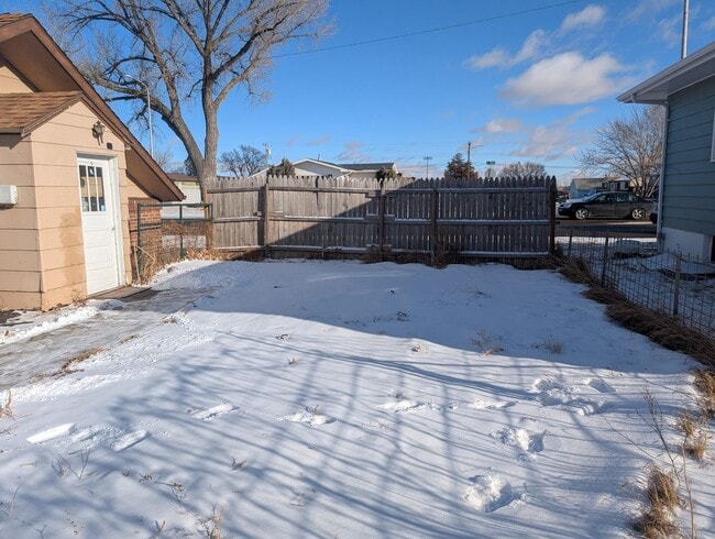 Building Photo - 306 S Main Ave