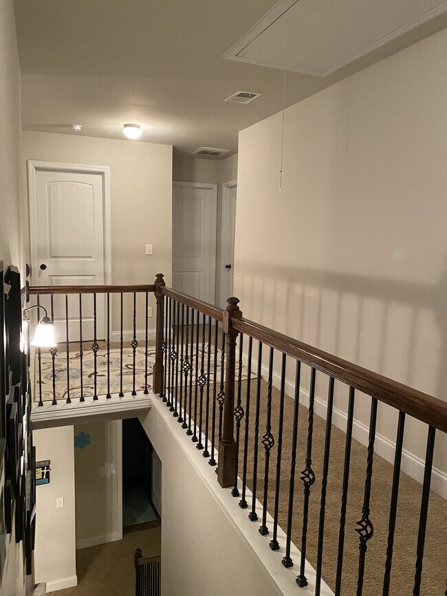 Building Photo - 1381 Pebble Ridge Dr