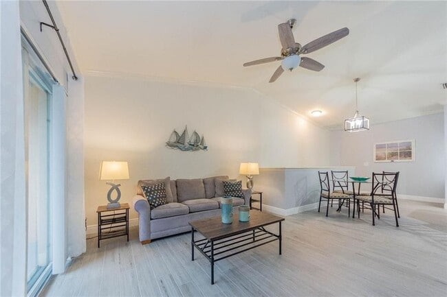 Spacious living area - 2352 57th Cir Apartment