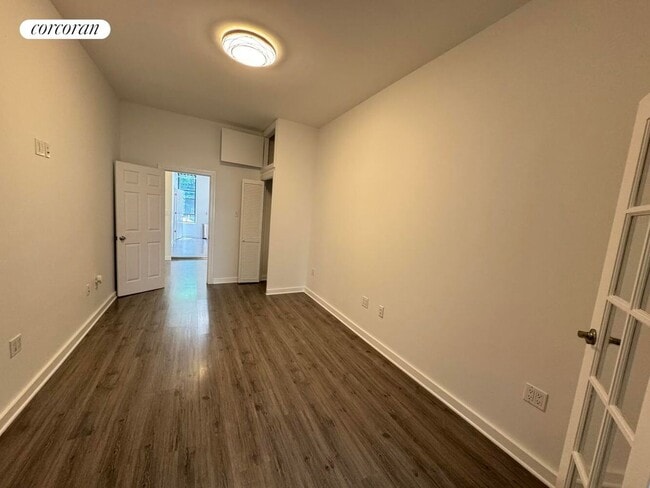 Building Photo - 320 W 47th St
