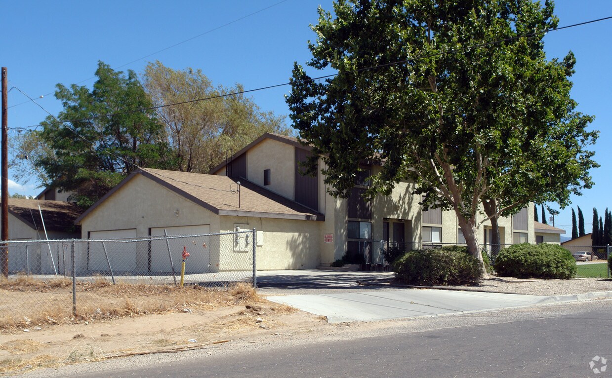 16404 Orange St, Hesperia, CA 92345 Apartments in Hesperia, CA