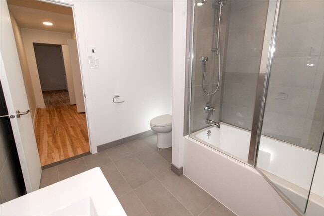 Building Photo - 3320 rue de la Monnerie