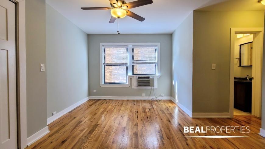 Foto principal - 0 bedroom in CHICAGO IL 60657