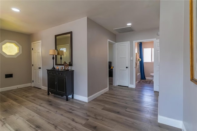 Foto del edificio - 1649 Crestview Ave