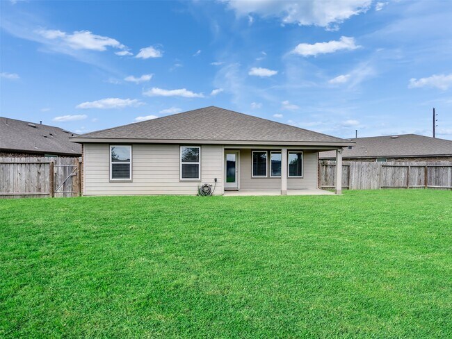 Foto del edificio - 8003 Black Forest Ln