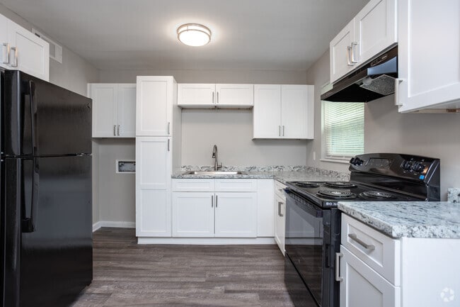 Interior Photo - Macon Reserve