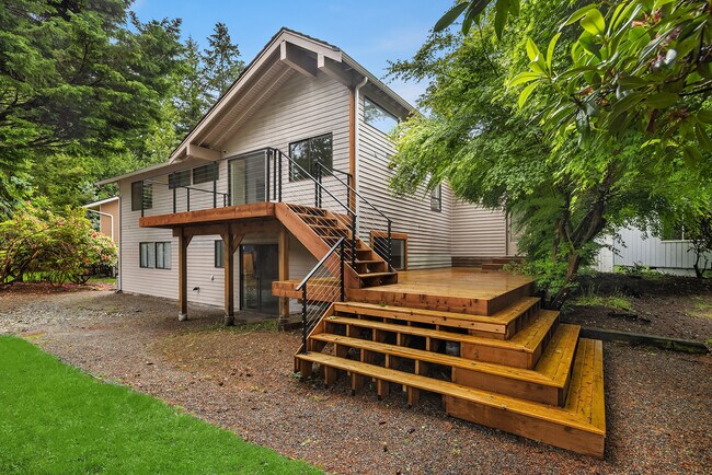 Building Photo - 15910 22nd Ct SE