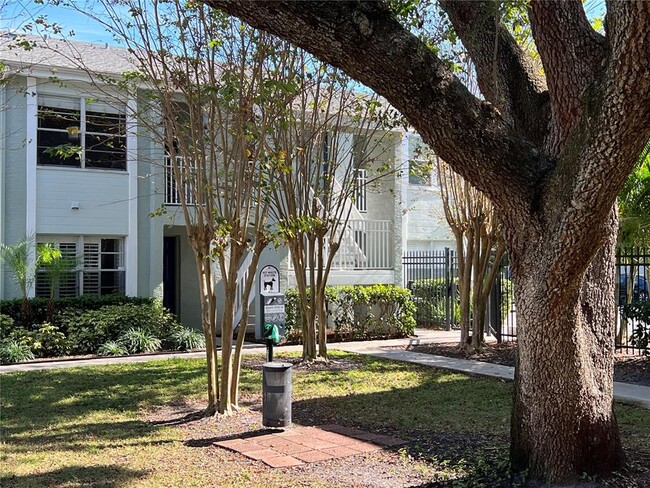 Building Photo - 5440 S MacDill Ave